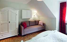 Beispiel großes Doppelzimmer mit Schlafsofa - Foto: Robert Fessler